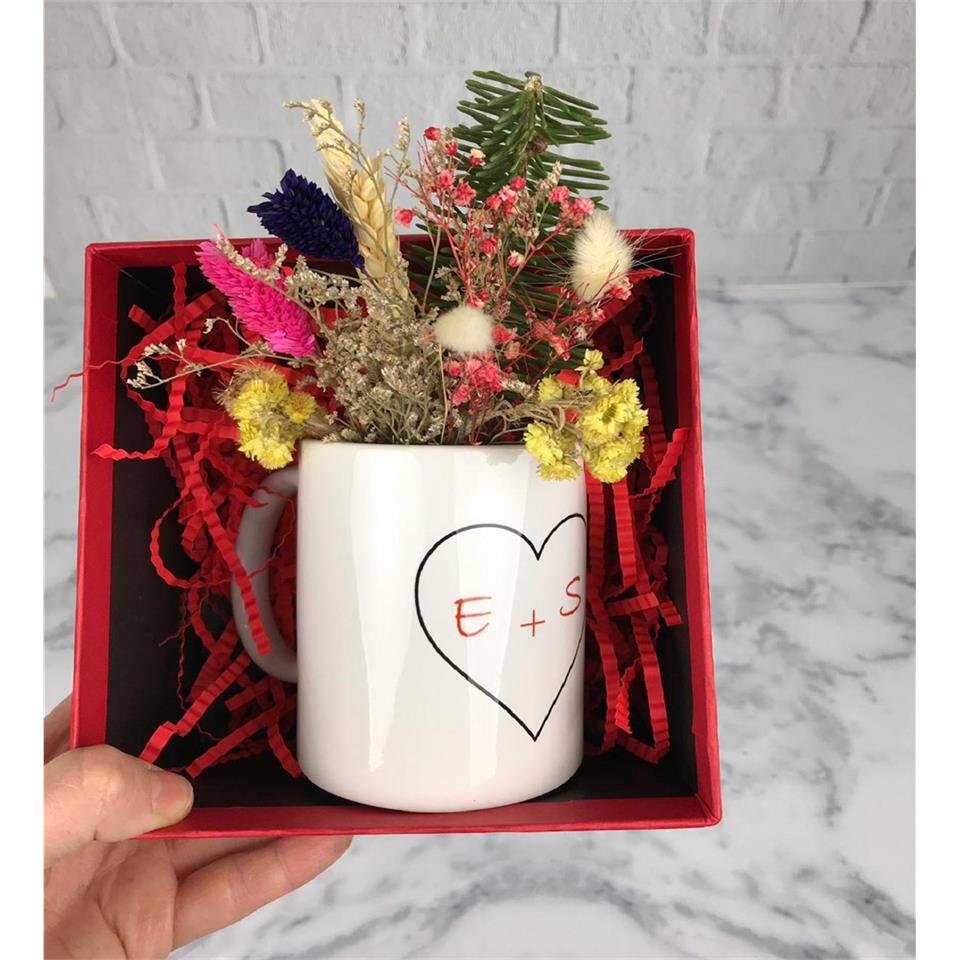 Bir Kupa Çiçek Sevgililer Günü Hediye Kutusu